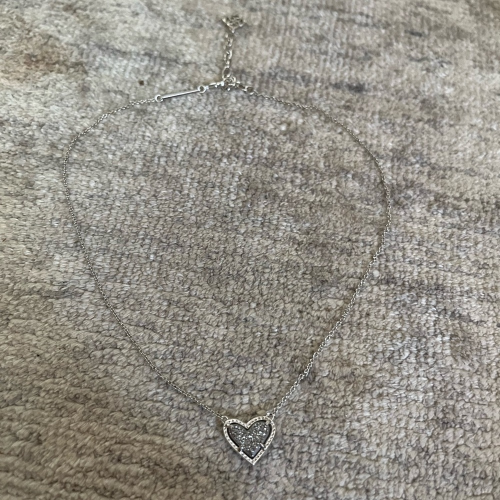 Kendra Scott heart necklace
